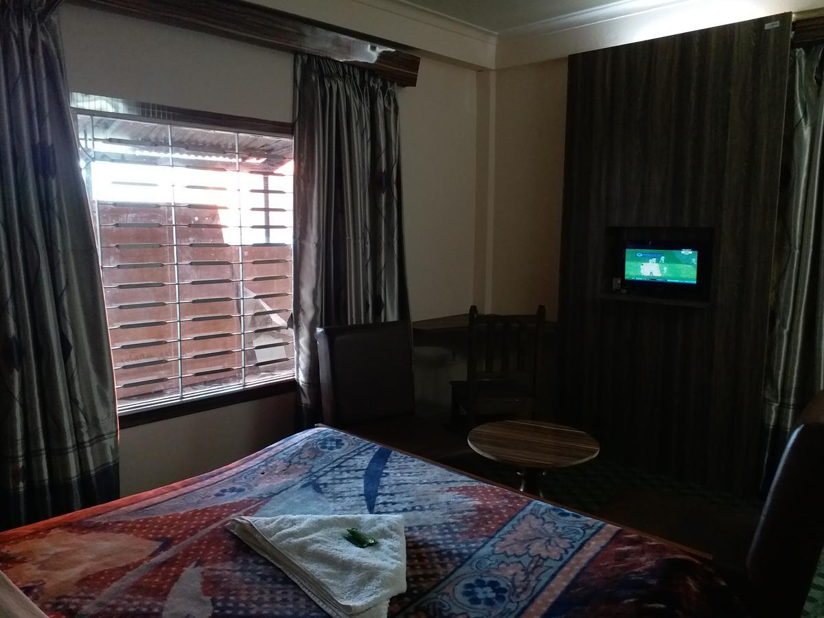 Hotel Marigold Pokhara Dış mekan fotoğraf